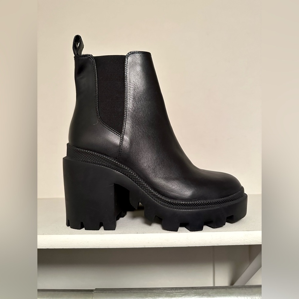Steve Madden Roxie black boots 8.5 - Never worn outside